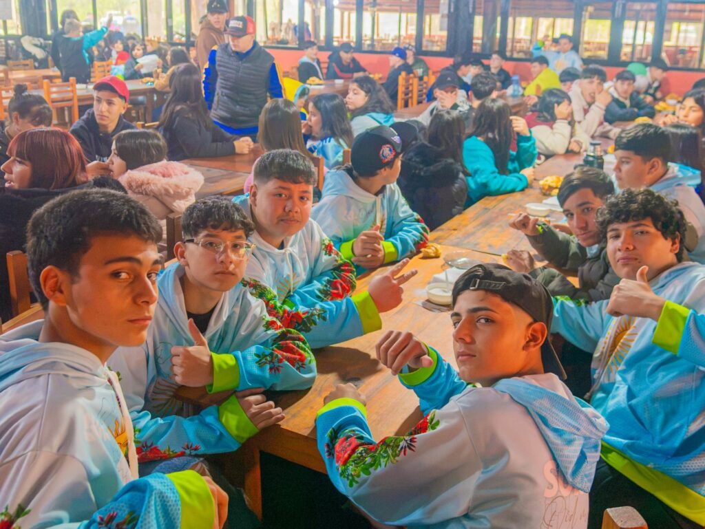 140 jóvenes del programa educativo de San Fernando disfrutaron un emocionante campamento