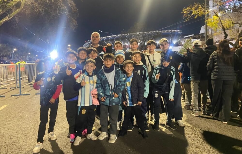 350 Chicos y chicas de Merlo vieron a la Selección gracias a la iniciativa de la AFA y el Municipio