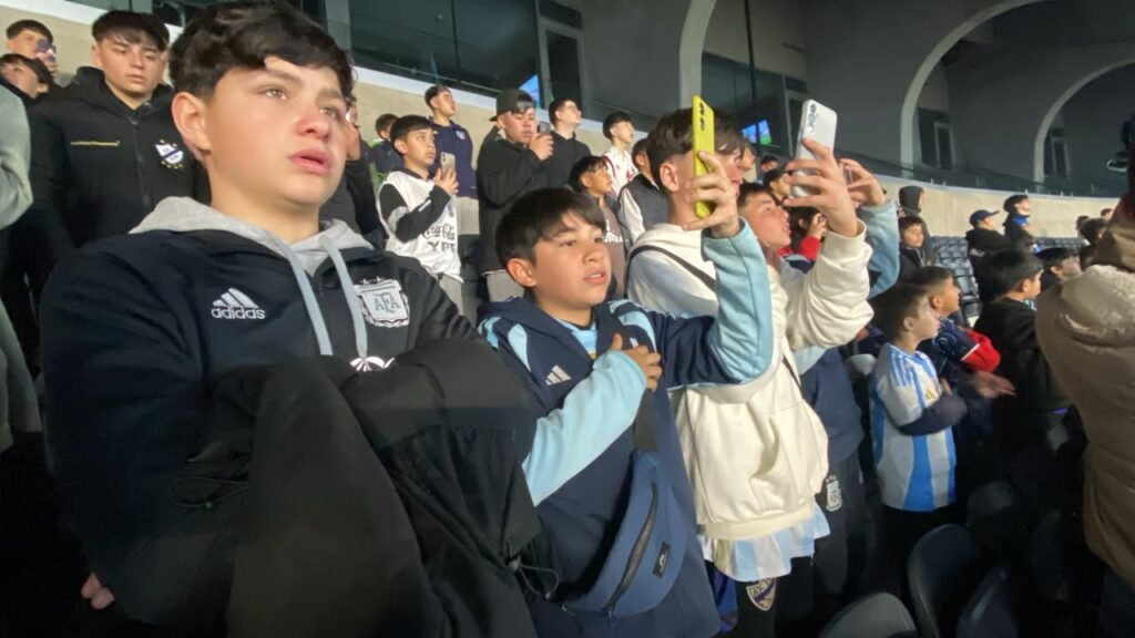 350 Chicos y chicas de Merlo vieron a la Selección gracias a la iniciativa de la AFA y el Municipio