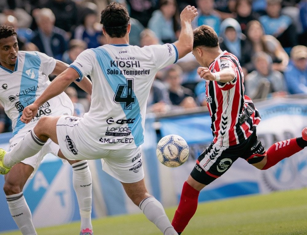 Chacarita dio el golpe ante Temperley y salió de la zona de descenso