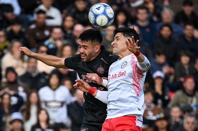 Empate con gusto a poco en Vicente López Platense reaccionó a tiempo pero sigue en mala racha
