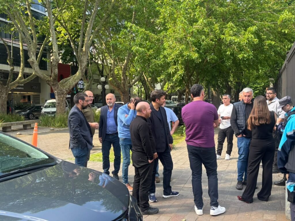 Kicillof cerró filas con sus intendentes: Las PASO y reelecciones sin límite en la mira hacia 2027
