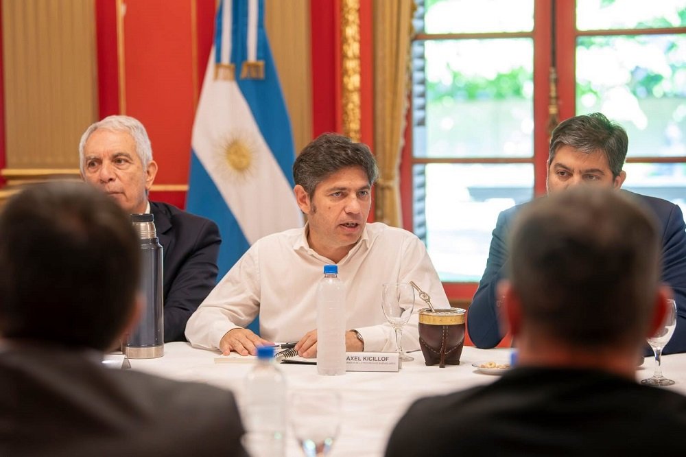 Kicillof cerró filas con sus intendentes: Las PASO y reelecciones sin límite en la mira hacia 2027