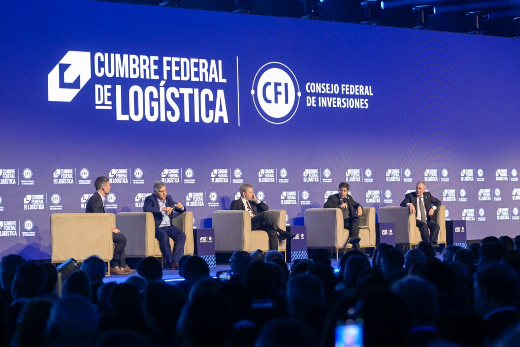 Kicillof participó de la apertura de la 2° Cumbre Federal de Logística