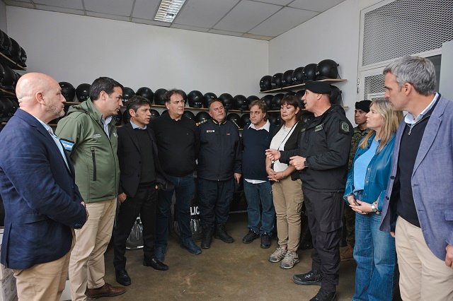Kicillof recorrió la nueva base de la UTOI en San Isidro