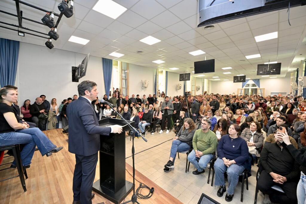 Kicillof y Kreplak encabezaron la presentación del 2° Plan Provincial de Salud Mental