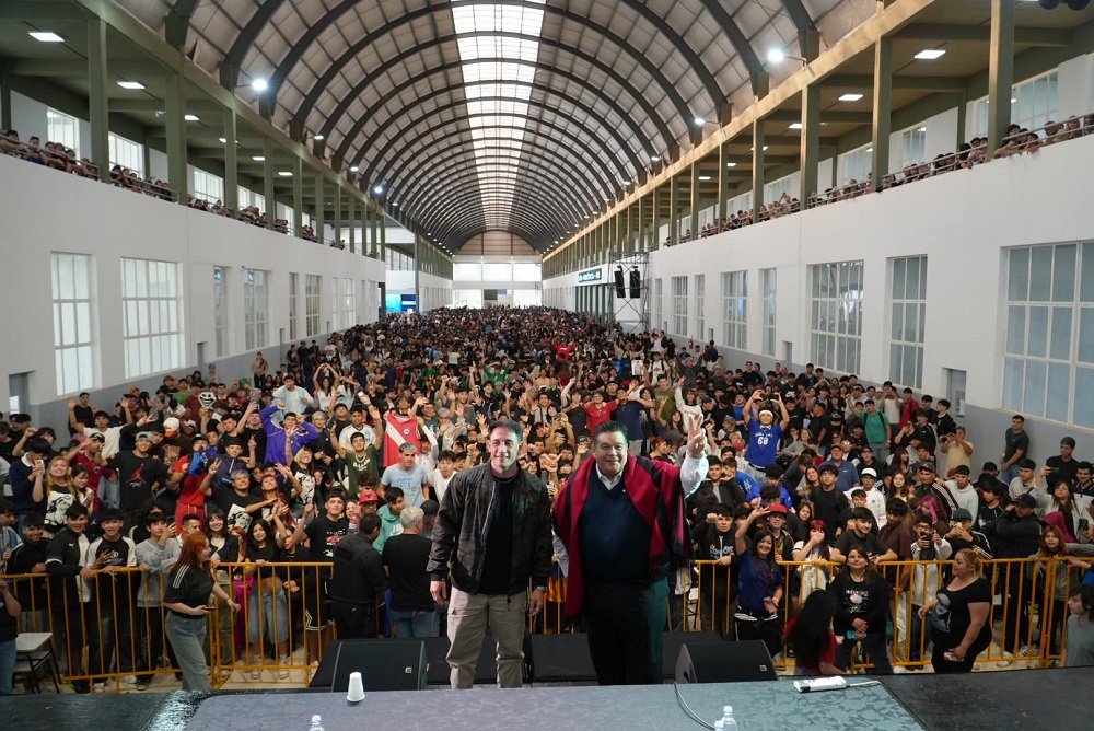Más de 15.000 jóvenes colmaron la charla "Momo x Dalto" en el Polo Universitario de José C. Paz