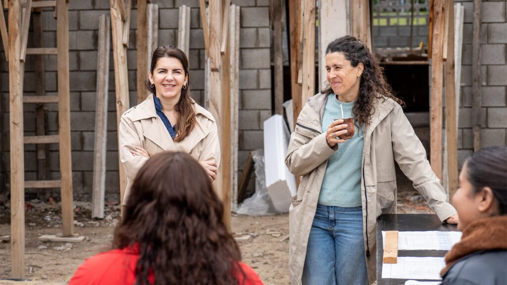 Mariel Fernández recorrió obras en Francisco Álvarez