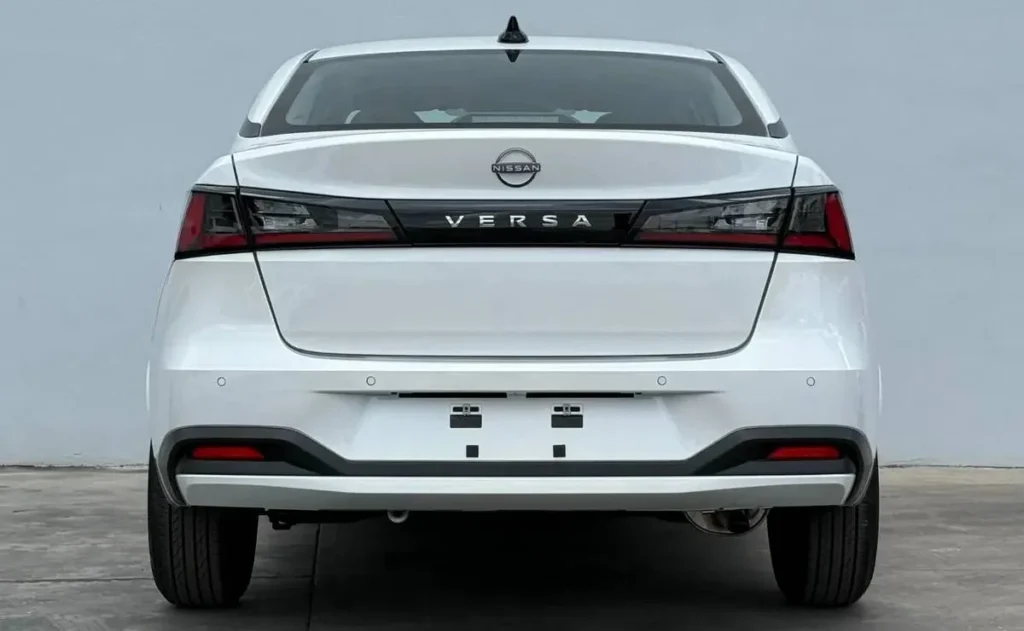 Nissan lanzó la versión más barata del nuevo Versa