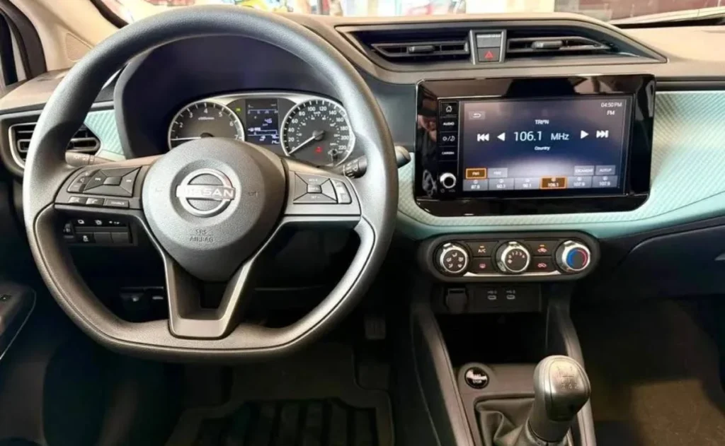 Nissan lanzó la versión más barata del nuevo Versa