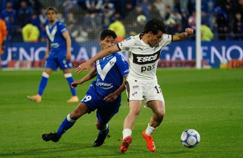 Platense encontró en el final un empate merecido ante Vélez