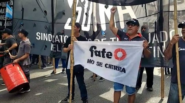 Veinticuatro trabajadores de FATE irán a juicio por la ocupación de la planta de San Fernando